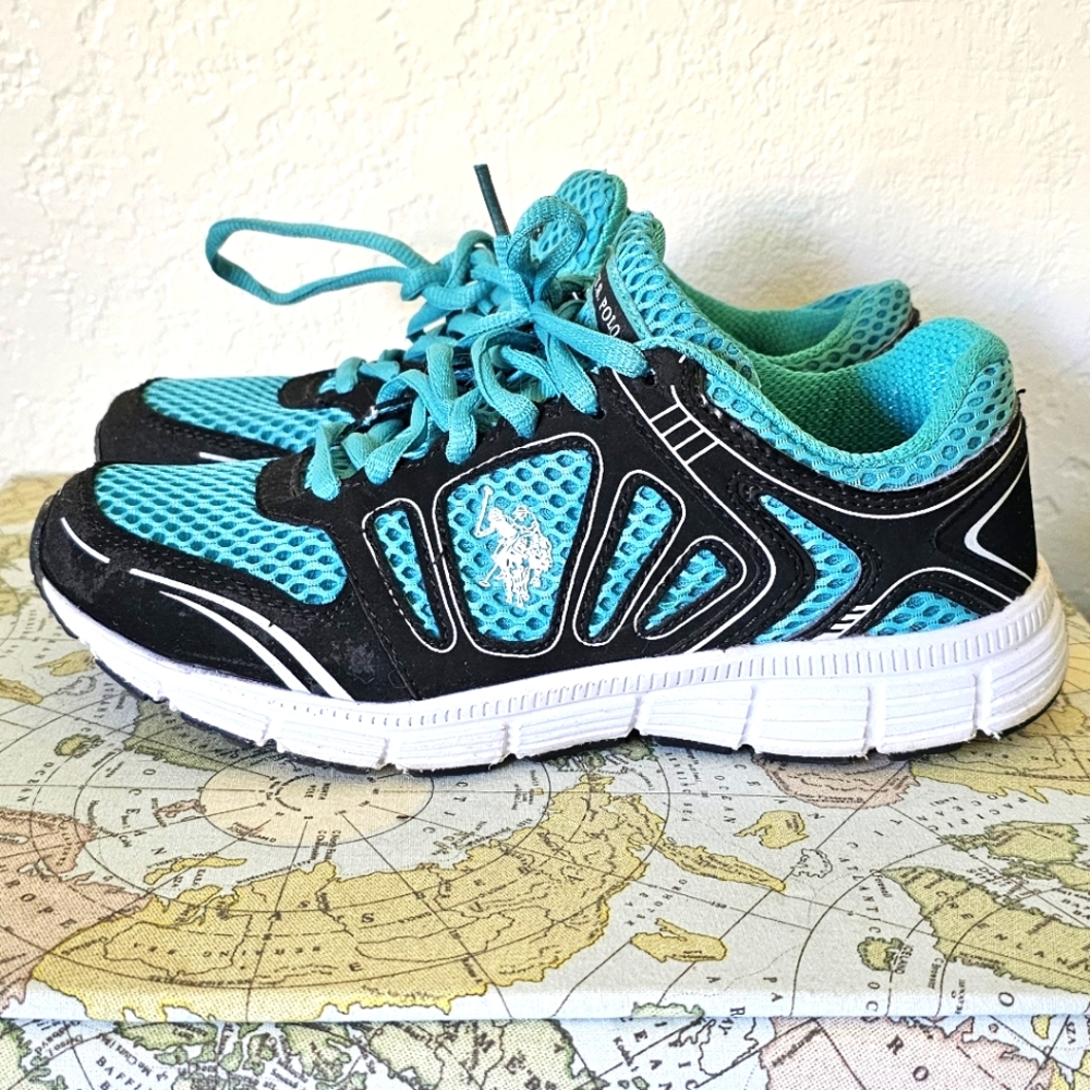U.S Polo assn sneakers, size 6 (more like 5.5)‎